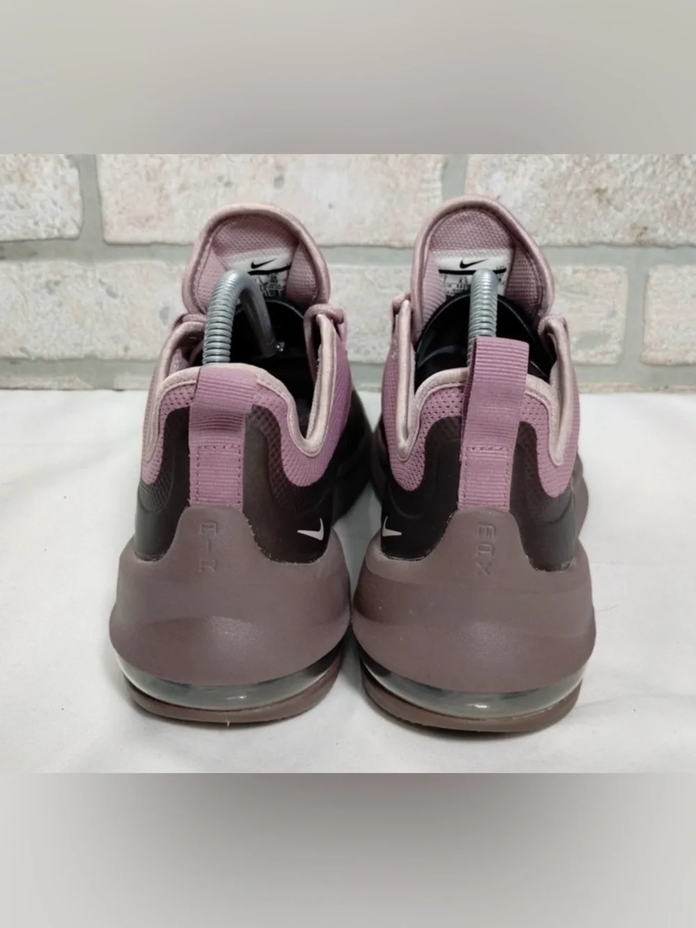 Nike Air Max Axis Women 7 Pink Purple Athletic Shoes Sneakers Streetwear